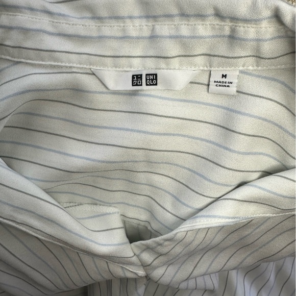 Uniqlo White and Blue Striped Shirt      size M - Picture 5 of 6